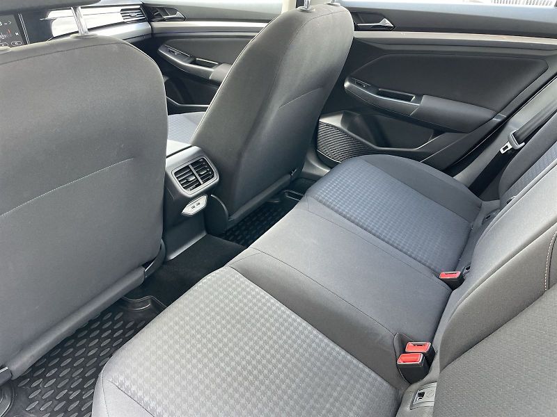 Volkswagen Bora (2019) E- 100 kW DSG - fotka 8 z 21