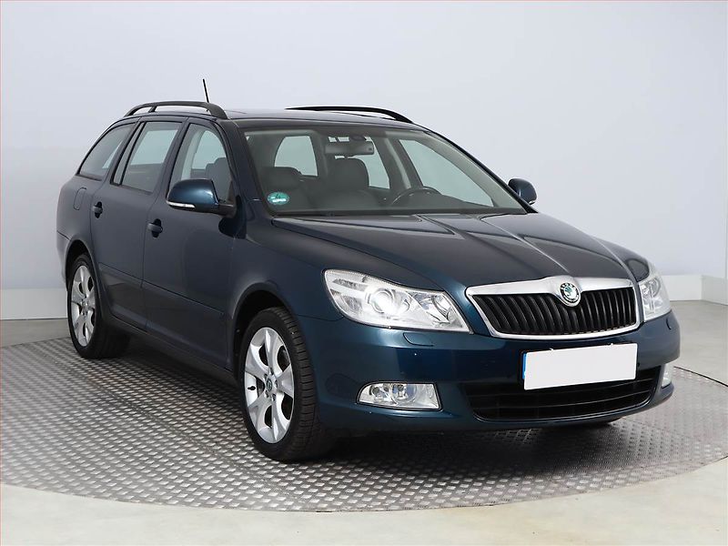Škoda Octavia (2012) 2.0 TDI, Tempomat - fotka 1 z 16
