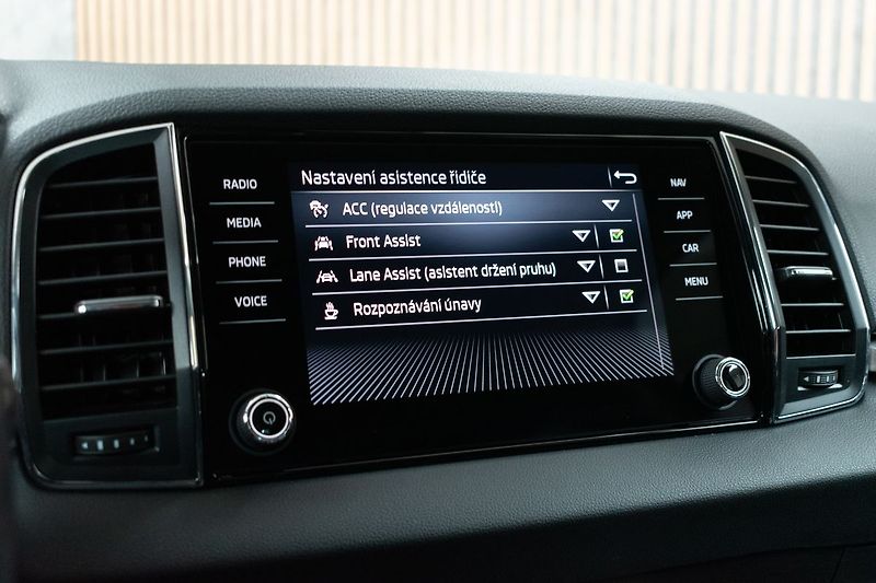 Škoda Karoq 2.0 TDI DSG*ACC*KAMERA*DPH* - fotka 29 z 39