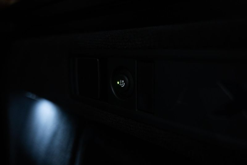 BMW X5 (2025) M30xD NEZÁVISLÉ MASÁŽE VZDUCH  - fotka 16 z 54