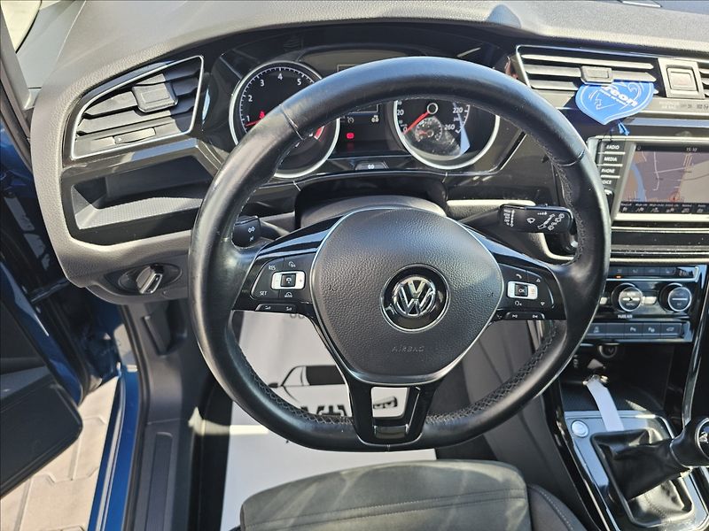 Volkswagen Touran 1,4 TSi 110KW Highline Panoram - fotka 12 z 52