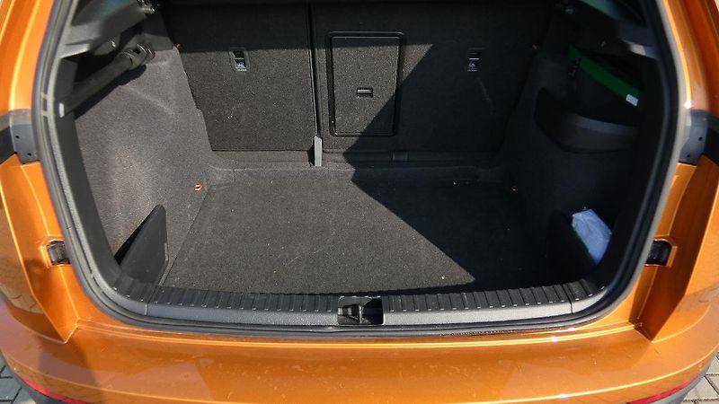 Škoda Karoq 1,5 TSI Style - fotka 20 z 22