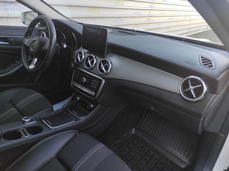 Mercedes-Benz GLA 200d 4MATIC,AT,ČR - fotka 15 z 42