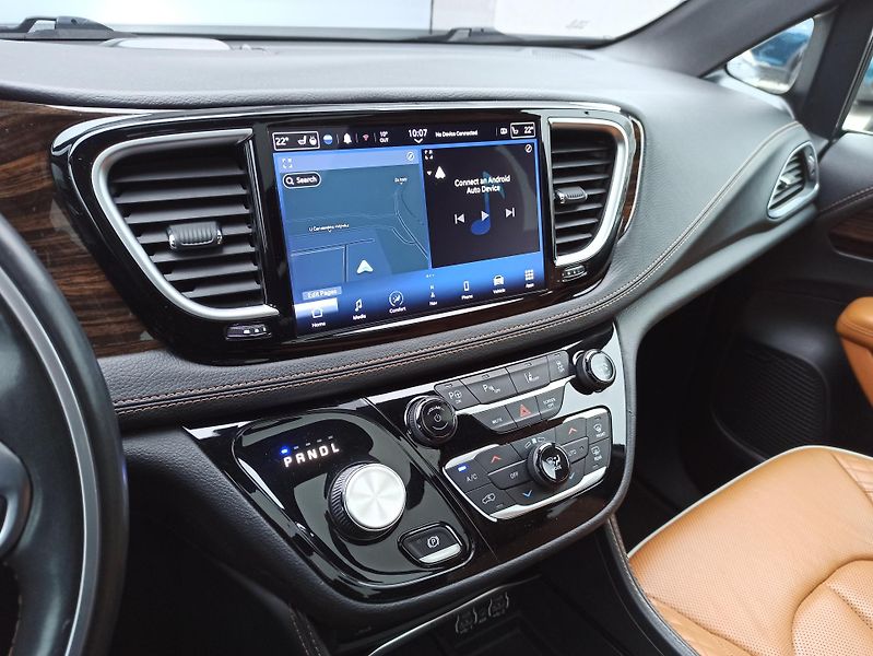 Chrysler Pacifica 3.6 194kW PHEV PINNACLE  - fotka 23 z 31