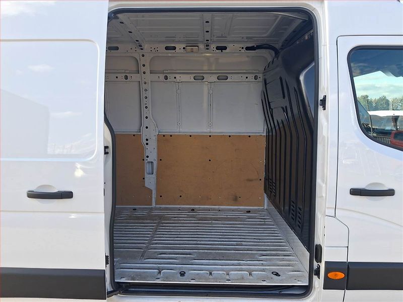 Renault Master (2024) 2.3 dCi 135, L3H2, 12m3, 1.0t - fotka 12 z 17