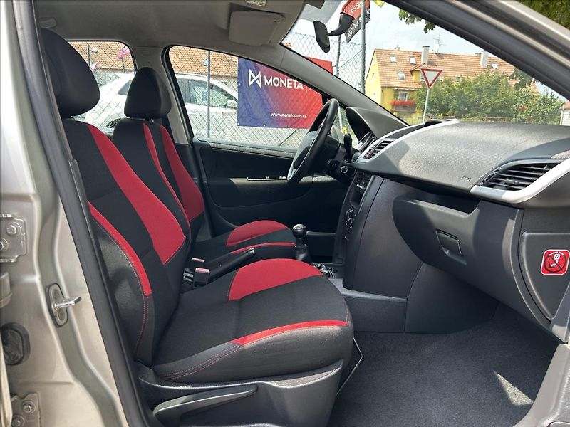 Peugeot 207 1,4 i  Klima,ISOFIX,CentrálDO - fotka 26 z 42