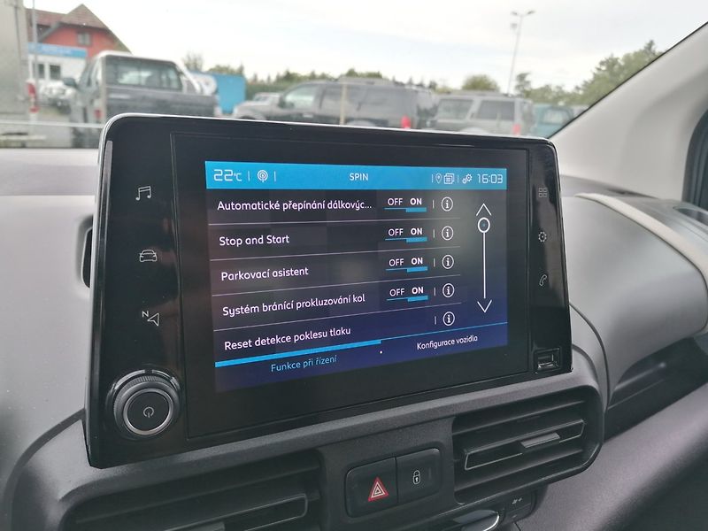 Citroën Berlingo (2021) XL 1.5 BlueHdi Shine Navi - fotka 16 z 32