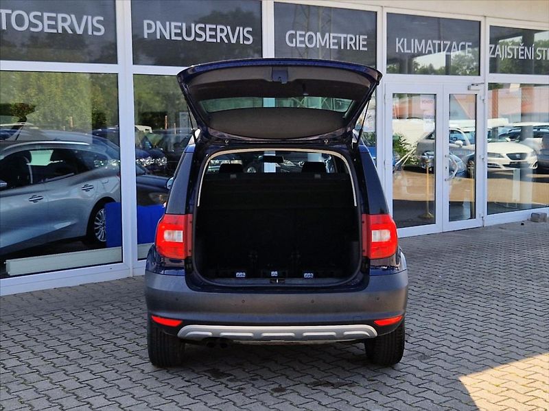 Škoda Yeti 1,4 TSI 90kW HEZKÝNÁJ. VÝHŘREV - fotka 9 z 31
