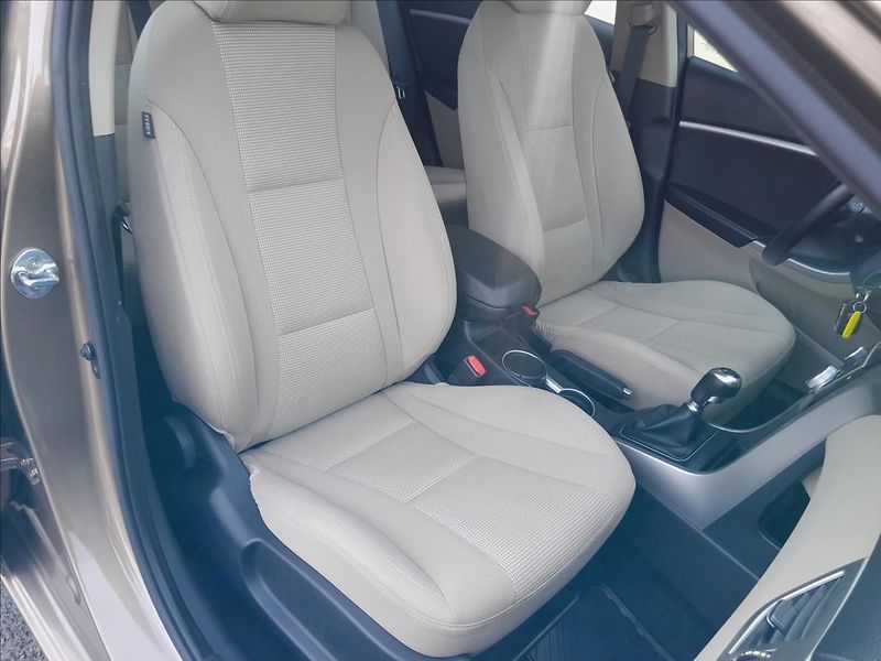 Hyundai i30 1,4i16V 73kW - fotka 29 z 48