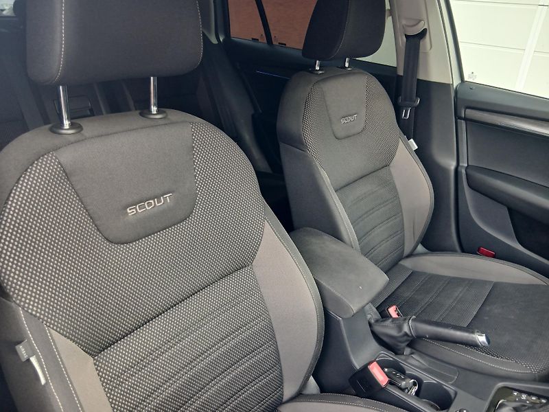Škoda Octavia 2.0 TDi SCOUT 1.MAJ ČR - fotka 17 z 38