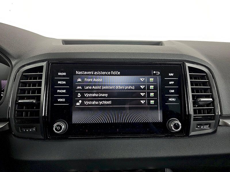 Škoda Karoq (2024) 1.5TSI 110kW DSG Selection - fotka 15 z 31