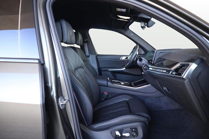 BMW X5 xDrive40i - fotka 27 z 32