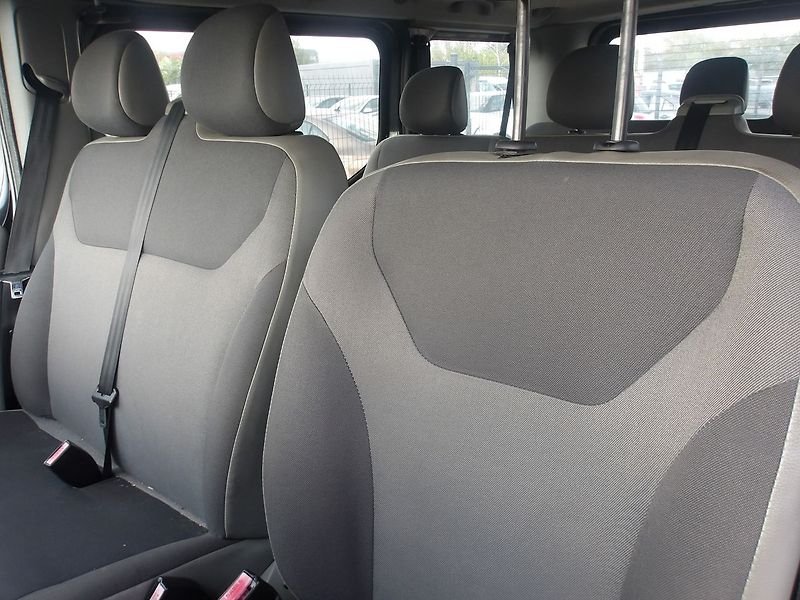 Renault Trafic 2,0DCi 8 MÍST SERVISOVANÉ !!! - fotka 17 z 30