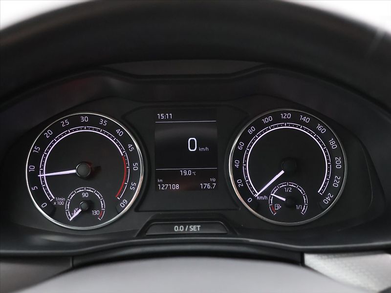 Škoda Scala 1.6 TDI  CZ Style Matrix LED - fotka 15 z 28