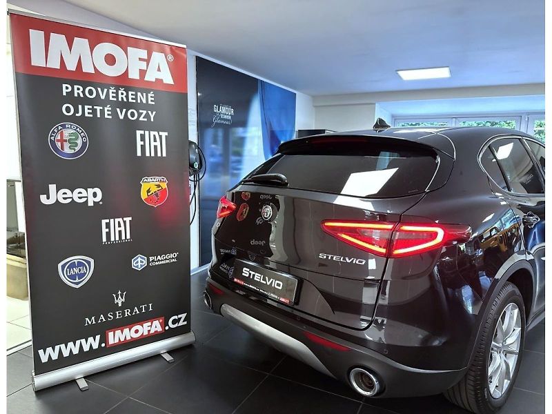 Alfa Romeo Stelvio (2019) 2.0 T 280k AT8 ZF Q4 4x4 Super - fotka 5 z 21