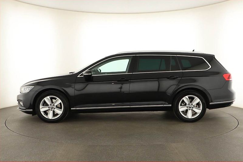 Volkswagen Passat (2022) 2.0 TDI - fotka 3 z 20