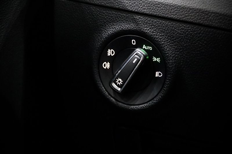 Škoda Superb 3 FL Combi 2.0 TDI 110 kW DSG - fotka 34 z 48
