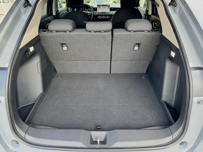 Honda HR-V (2026) 1.5 eHEV Elegance MR27 SKLADEM - fotka 36 z 43