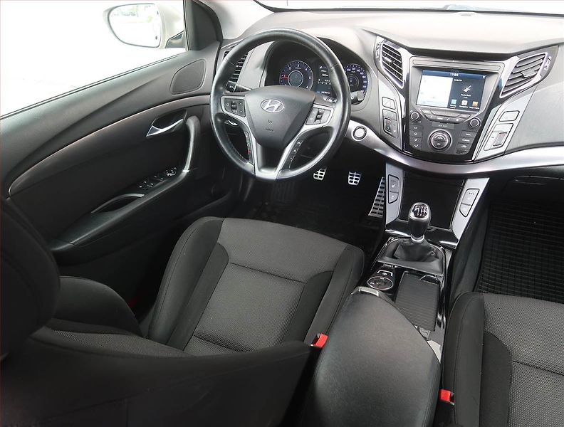 Hyundai i40 (2017) 1.7 CRDi, Serv.kniha, Navi - fotka 7 z 20