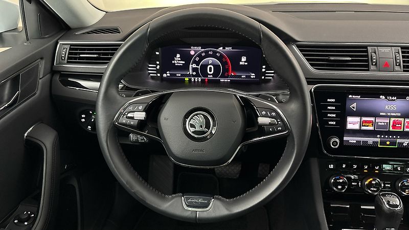 Škoda Superb 2.0 TDI DSG 4x4 L&K Combi - fotka 9 z 33