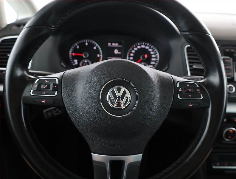 Volkswagen Sharan (2013) 2.0 TDI, 4X4, 7 míst, Kůže - fotka 8 z 23