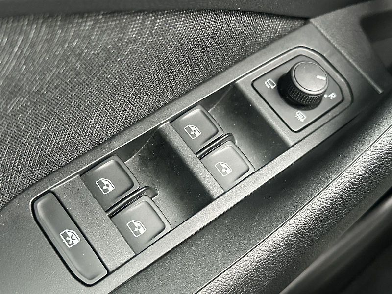 Škoda Scala (2024) 1.0 TSI Top Selection - fotka 17 z 26