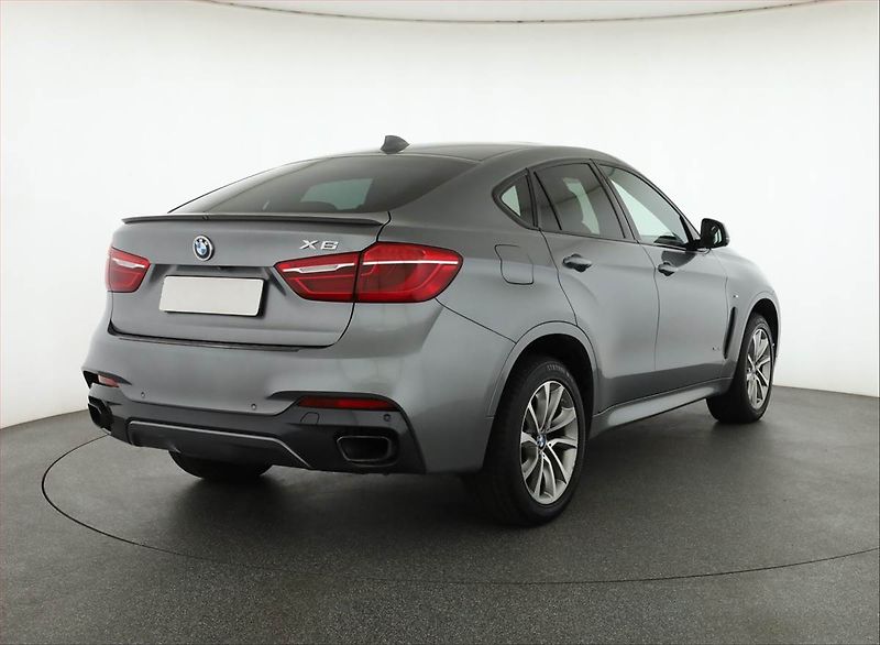 BMW X6 (2016) M Paket xDrive35i - fotka 5 z 19