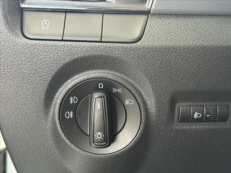 Škoda Fabia 1,2   TSI 66kW,SERVISKA - fotka 12 z 24