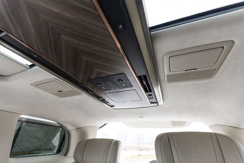 Lexus LM 350h  350H 2,5 HEV Luxury VIP Amonit - fotka 20 z 39
