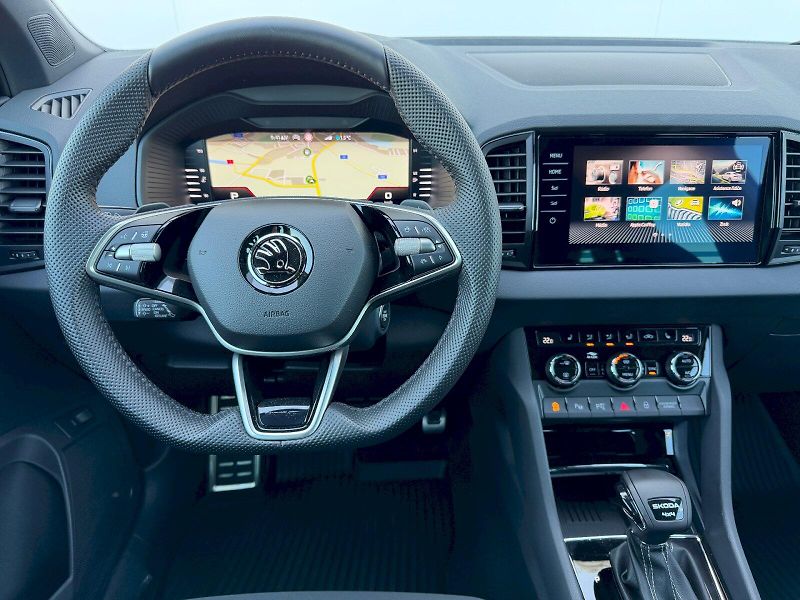 Škoda Karoq (2024) 2.0 TSI 140kW 4x4 SportLine - fotka 8 z 35