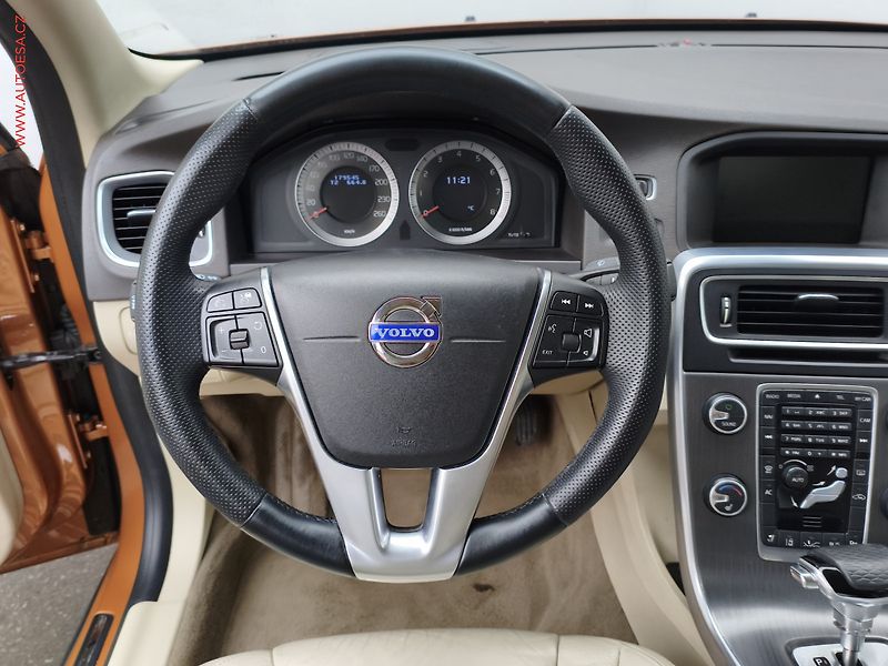 Volvo S60 (2010) 2.0 T, ČR, Summum, AT, kůže - fotka 17 z 18