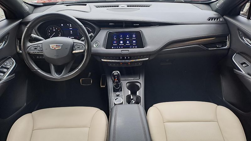 Cadillac XT4 SPORT  AWD 350T - fotka 10 z 18