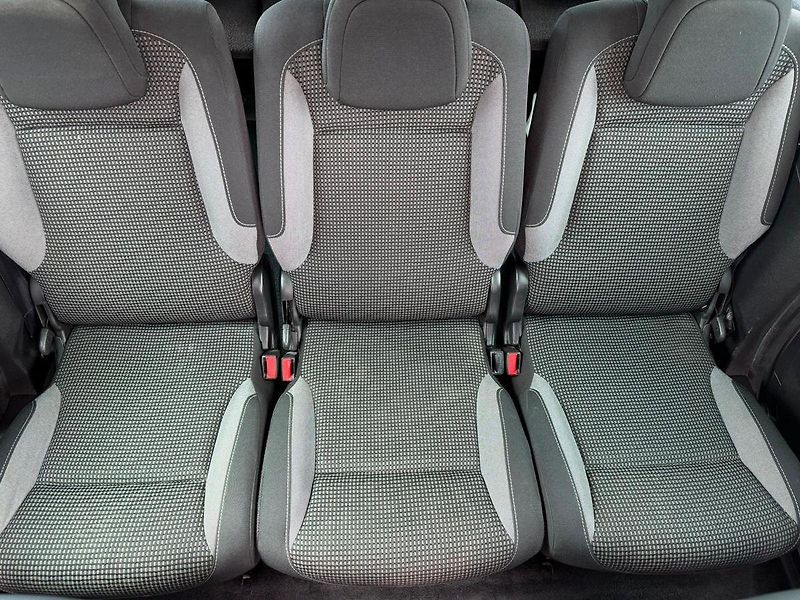 Peugeot Partner ALLURE 1.6VTi 120. 5 míst - fotka 12 z 27