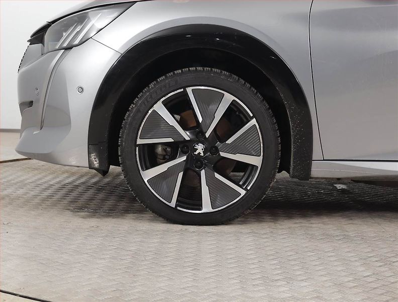 Peugeot 208 (2020) GT 50 kWh, SoH 90%, Automat - fotka 15 z 22