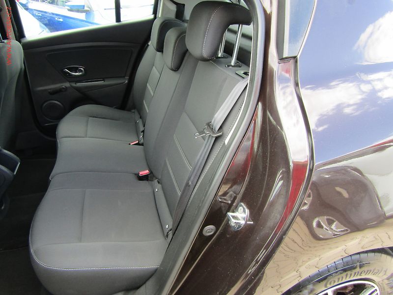 Renault Mégane (2014) 1.6i, 1.maj,ČR, autoAC, temp - fotka 10 z 18