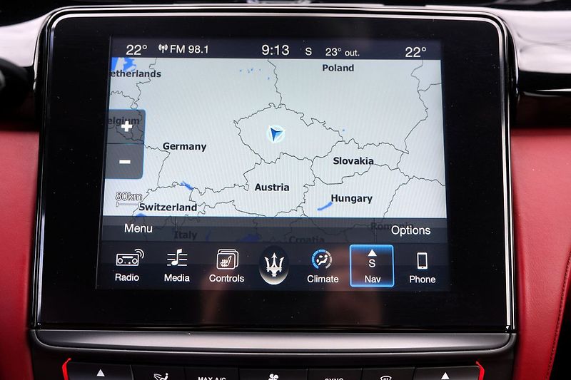 Maserati Quattroporte S Q4 3.0i V6/410 PS/automat/B& - fotka 38 z 50