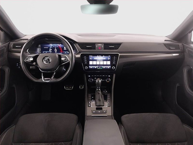 Škoda Superb (2022) Sportline 2.0 TDI - fotka 8 z 22