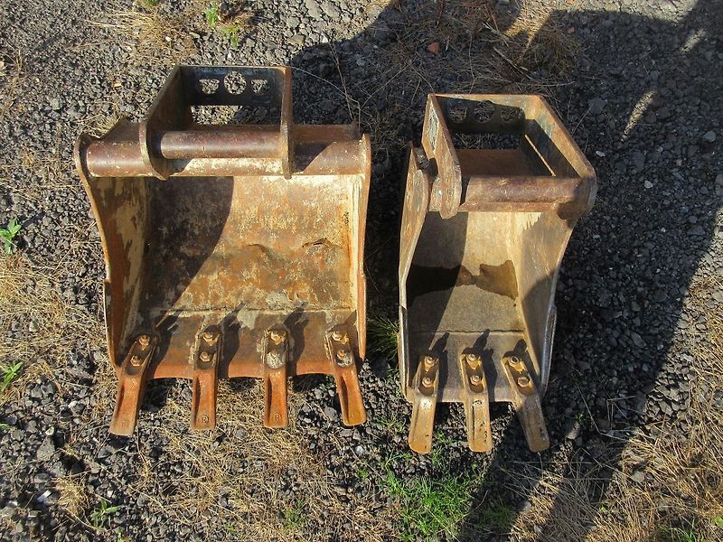 Hitachi Zaxis 25 - fotka 19 z 20