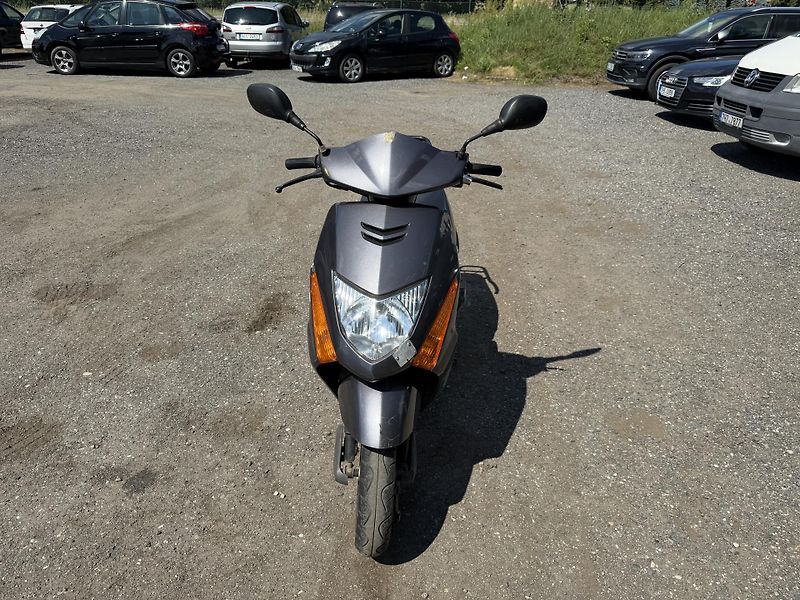 Honda SCV 100 Lead - fotka 2 z 6
