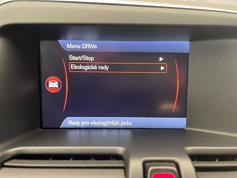 Volvo XC60 D3 MOMENTUM man. rozvody - fotka 14 z 41