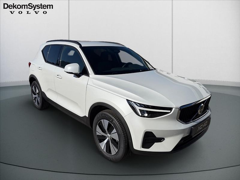 Volvo XC40 (2026) 2,0 B3 Core 8273 - fotka 2 z 14