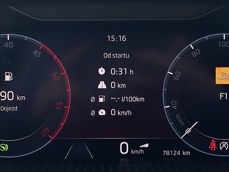 Škoda Octavia 2,0 TDI DSG Combi Style Plus - fotka 10 z 23