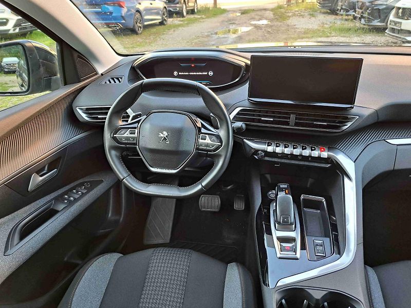 Peugeot 3008 (2022) 1,2 PT EAT8 LED 17ALU PDC NAVI - fotka 15 z 20