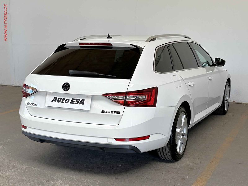 Škoda Superb (2017) 2.0 TDI, 2.maj,ČR, Style - fotka 4 z 18
