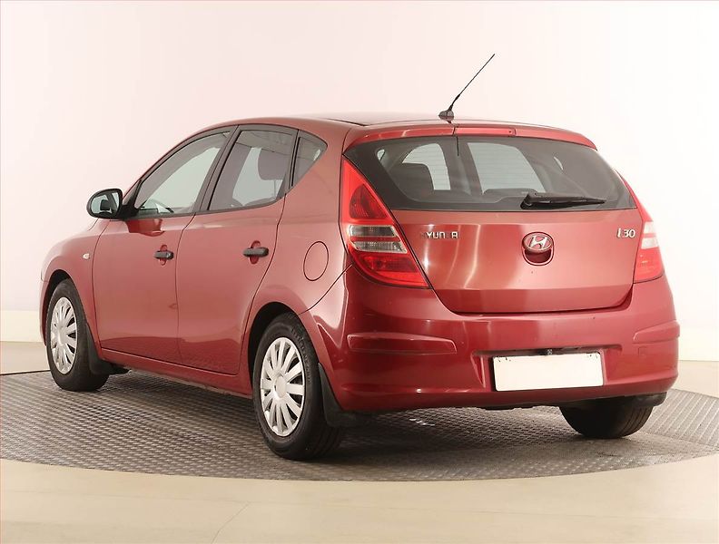 Hyundai i30 (2008) 1.4 CVVT, Serv.kniha, po STK - fotka 4 z 15