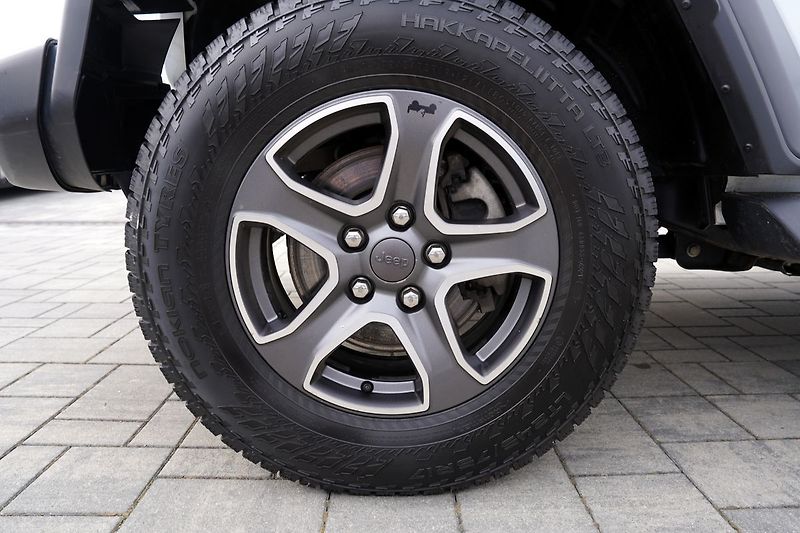 Jeep Wrangler 2.2 CRD/Sport/MultiJet/4x4/AT - fotka 14 z 44