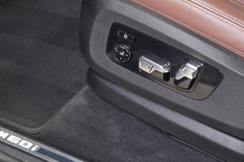 BMW X7 M60i,1.MAJ,ČR,DPH,Tažné - fotka 23 z 44