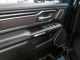 Dodge RAM (2025) 5.7 V8 Laramie Sport 6 LIFT - náhled 21