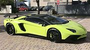 Lamborghini Aventador SV Roadster a rychlostní člun Marine Technologies MTI G6.