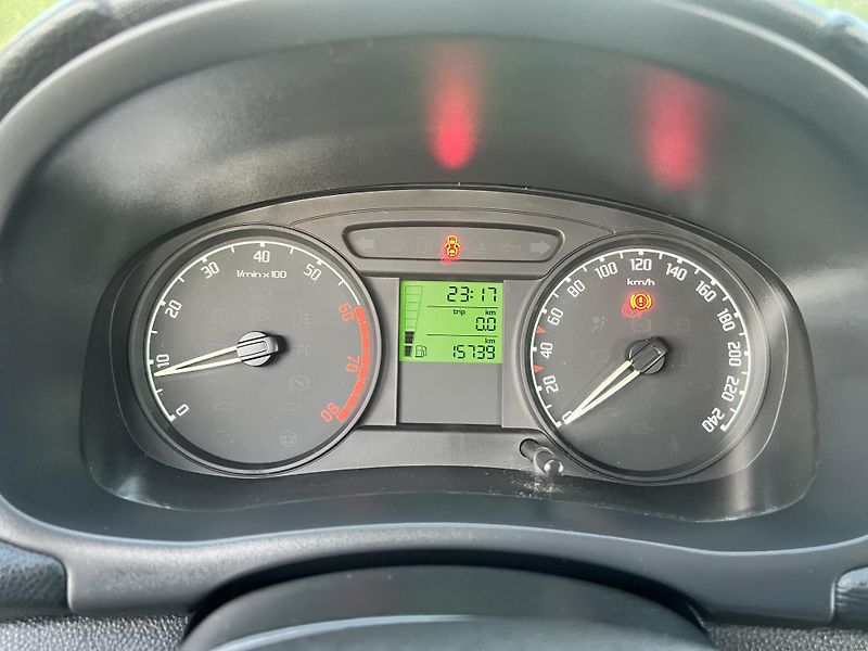 Škoda Fabia 1.4 63KW,46TKM,KLIMA,ALU - fotka 34 z 47